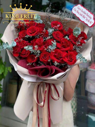Bó hoa hồng đỏ - Yêu đời