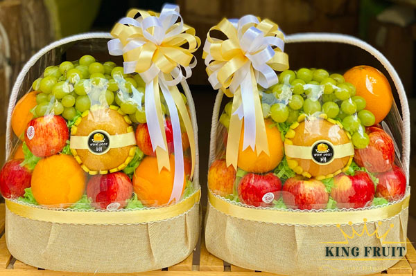 Giỏ hoa quả trưng bàn thờ Thần Tài hàng ngày đơn giản